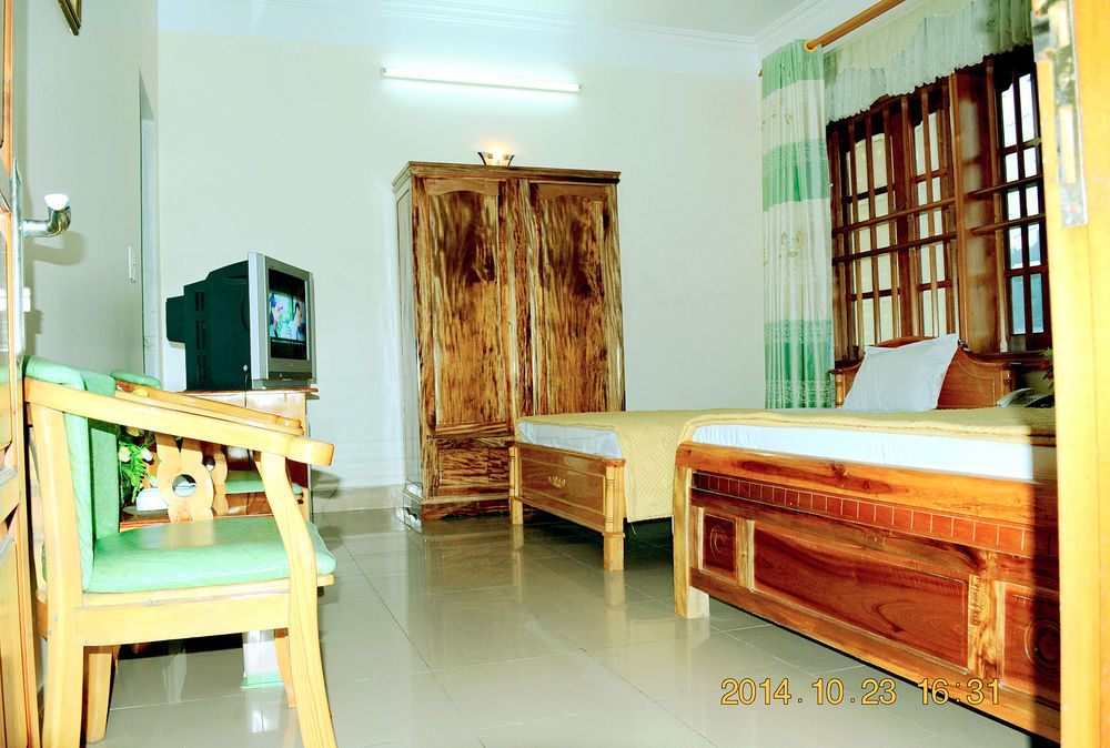 Hoang Ngoc Hotel Dong Khe Sau エクステリア 写真