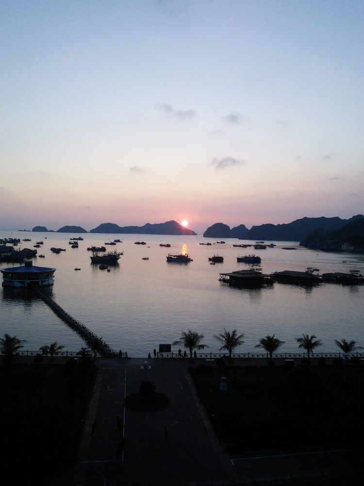 Hoang Ngoc Hotel Dong Khe Sau エクステリア 写真