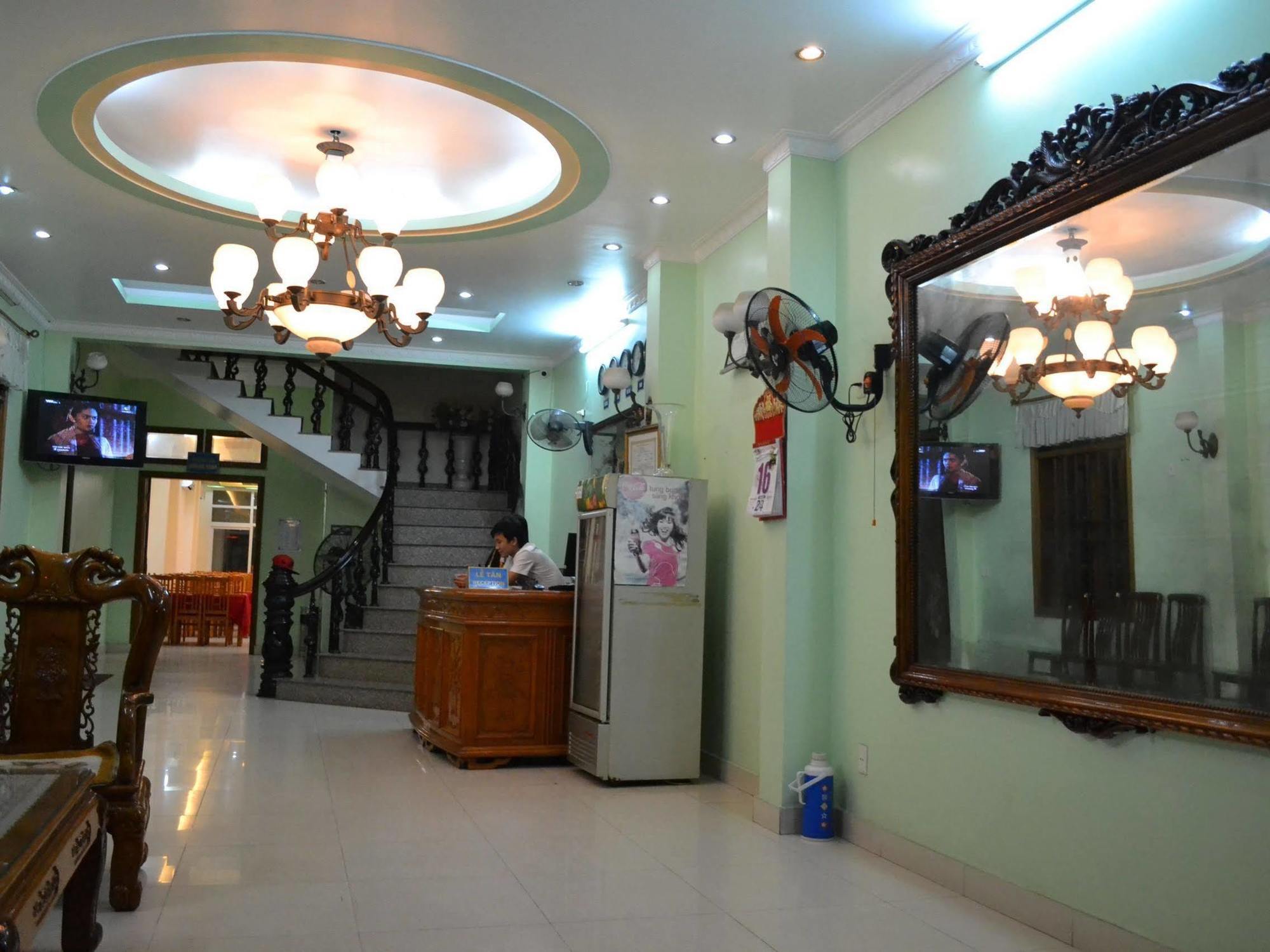 Hoang Ngoc Hotel Dong Khe Sau エクステリア 写真