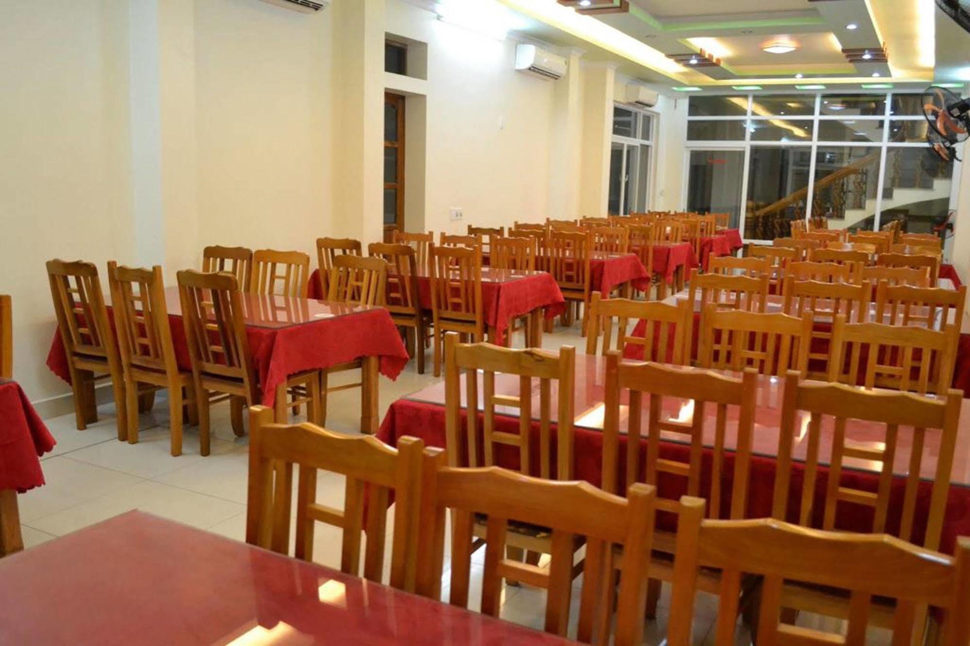 Hoang Ngoc Hotel Dong Khe Sau エクステリア 写真