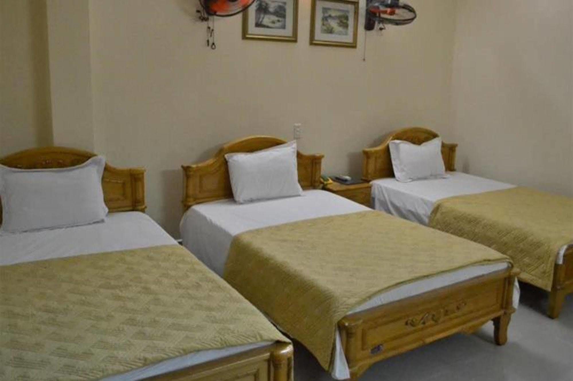 Hoang Ngoc Hotel Dong Khe Sau エクステリア 写真