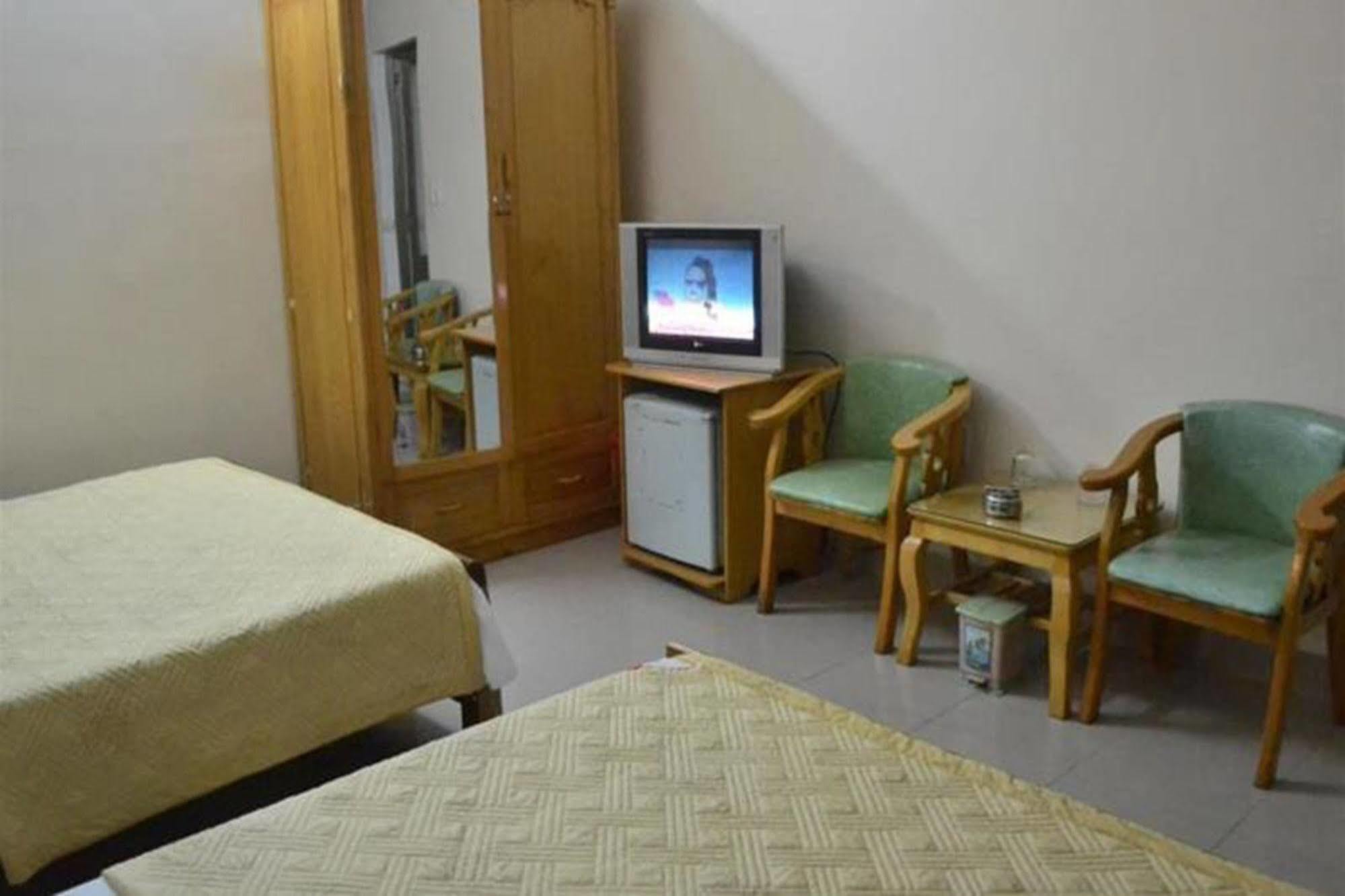 Hoang Ngoc Hotel Dong Khe Sau エクステリア 写真