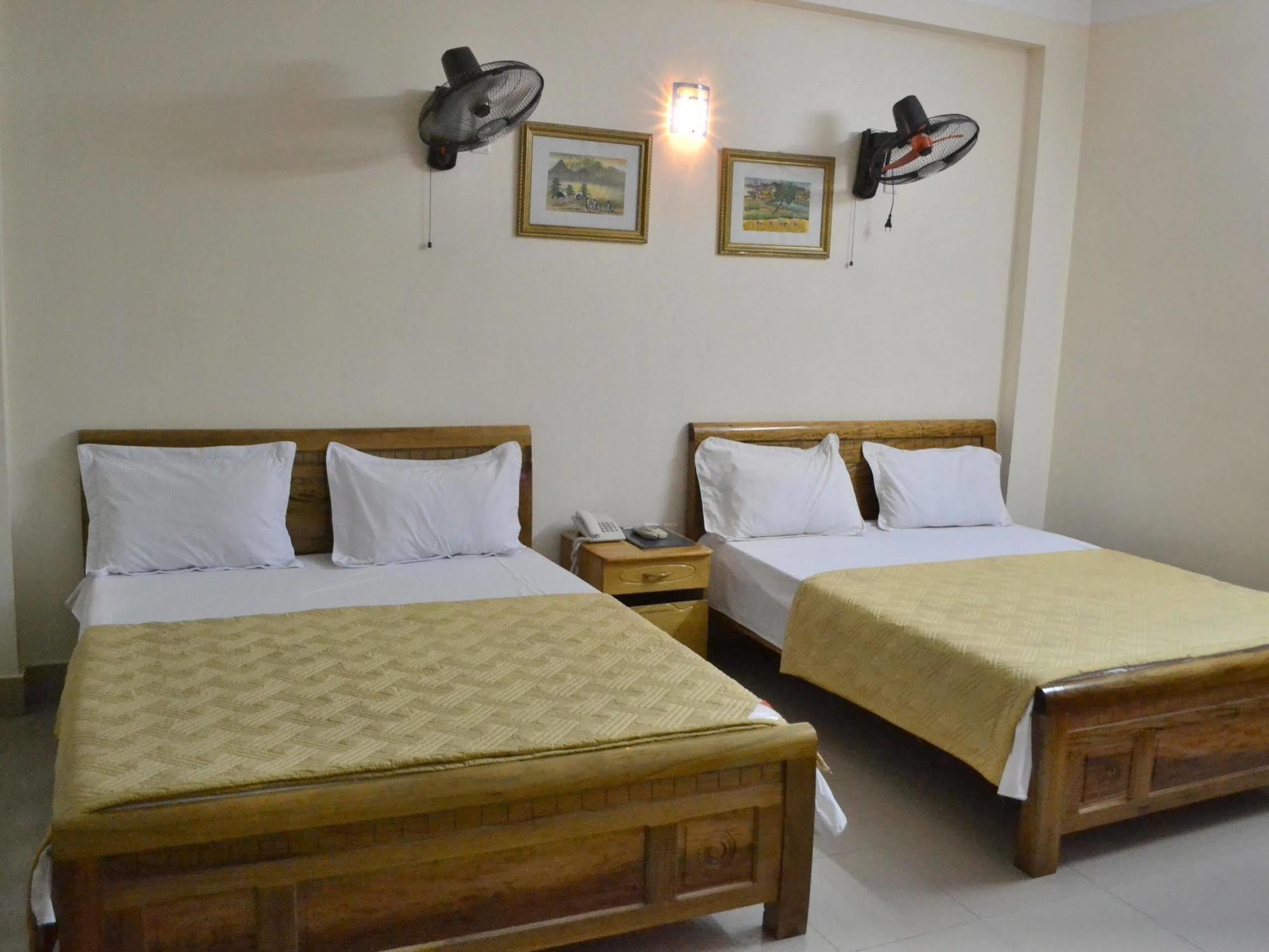 Hoang Ngoc Hotel Dong Khe Sau エクステリア 写真